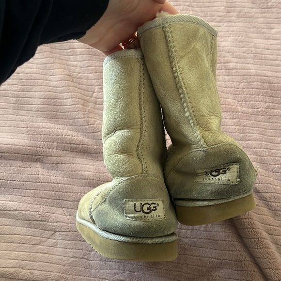 Uggs - Picture 2 of 3